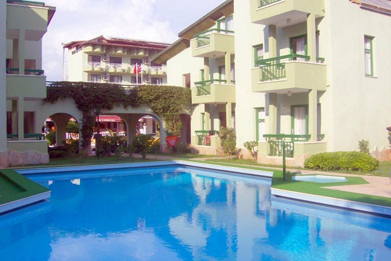 Avlu Apartments 1 İçmeler Esterno foto