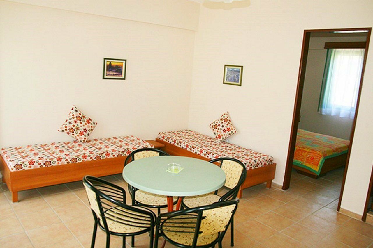 Avlu Apartments 1 İçmeler Esterno foto